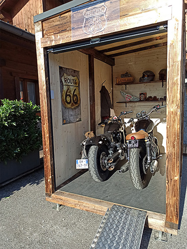 création de box pour motos en bois sur mesure en Haute-Savoie